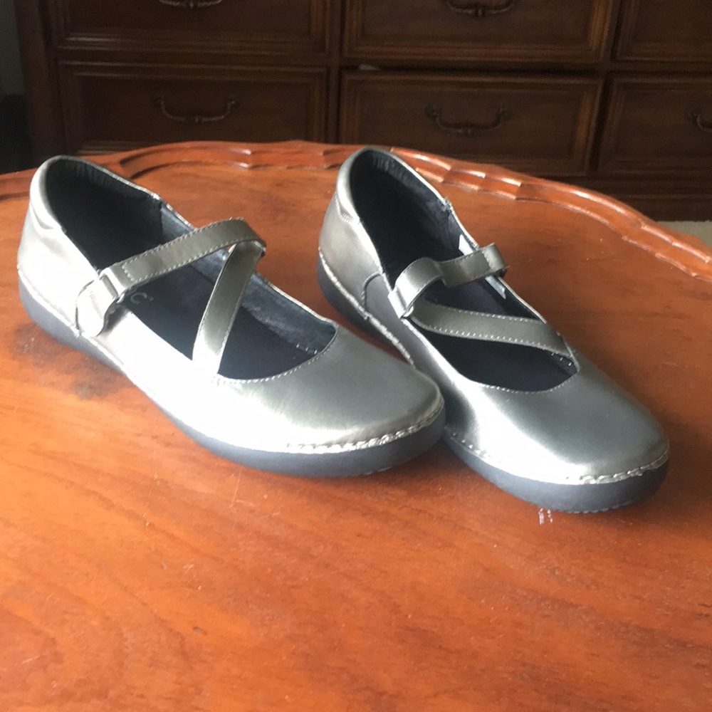 Vionic Judith leather shoes